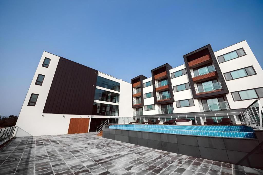 Sallys Jeju Hotel Eksteriør billede