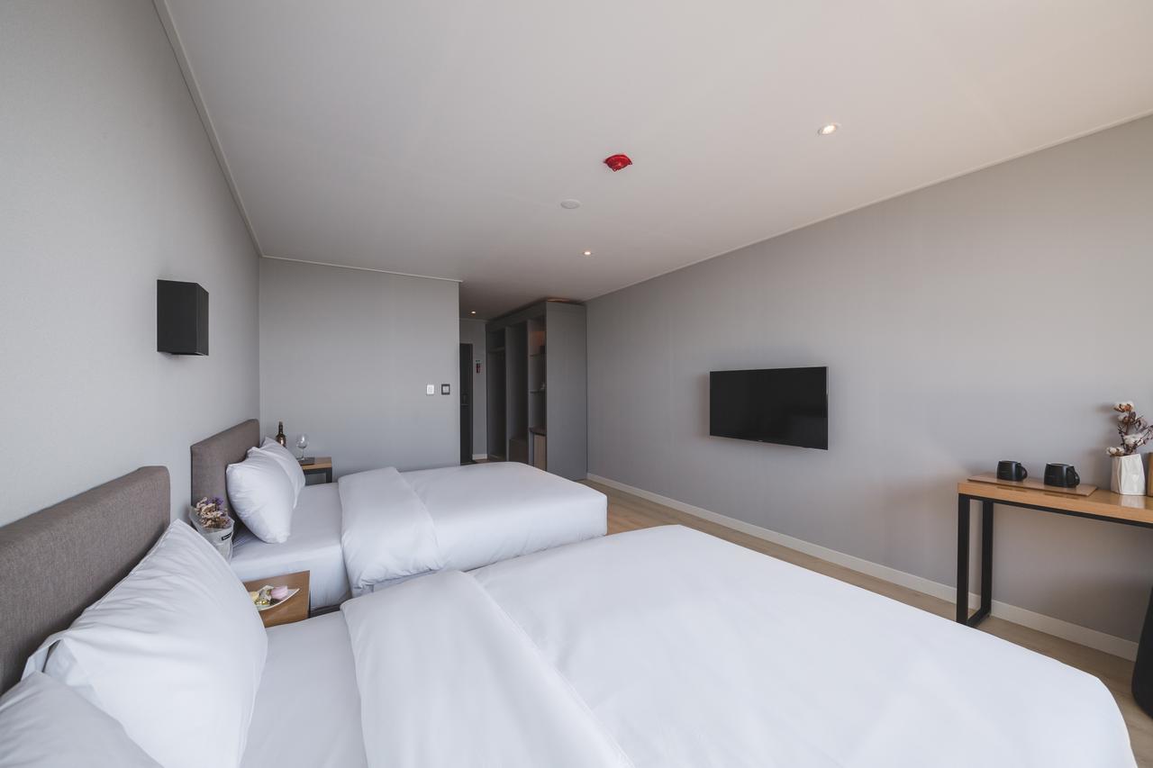 Sallys Jeju Hotel Eksteriør billede